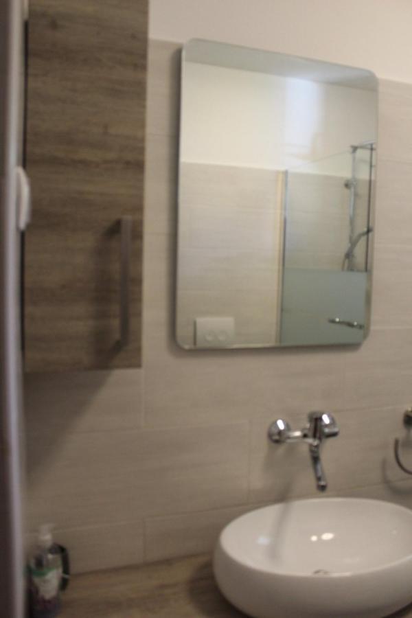 Apartman Hric -50M Od Plaze- 木洛希尼 外观 照片